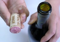 沒有起瓶器如何起紅酒瓶塞